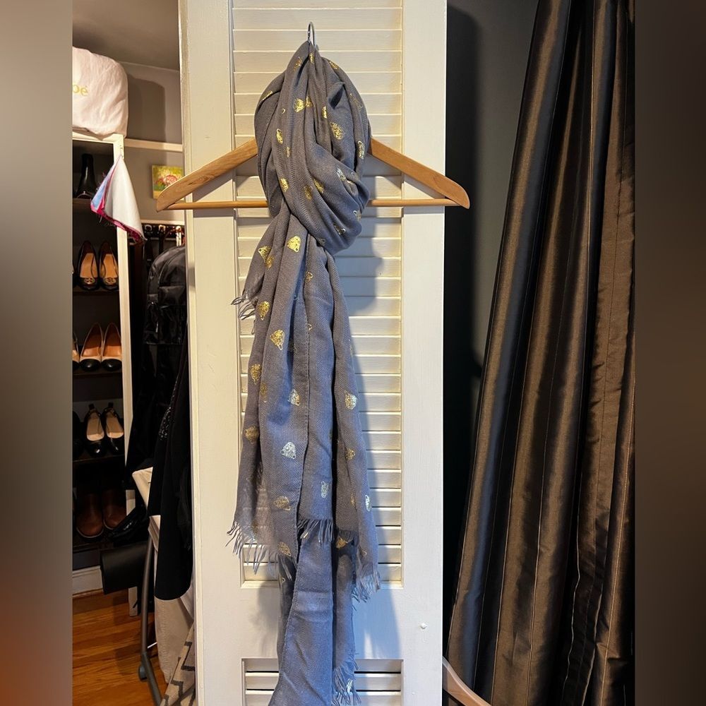 Graphic gold print scarf